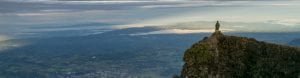 Alba sulla cima del vulcano barù a Panama da dove è possibile vedere l'oceano Pacifico e l'oceano Atlantico.