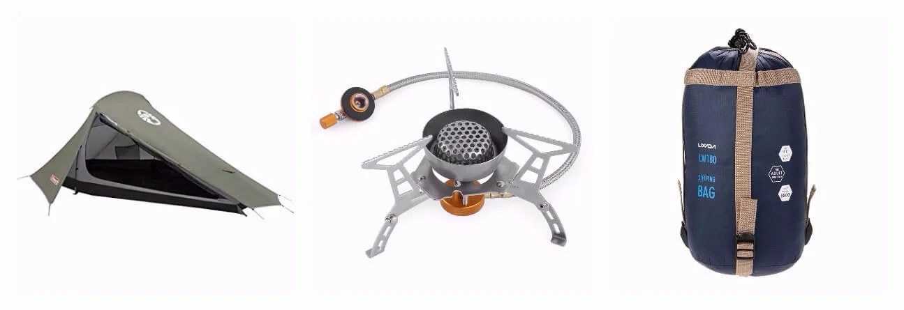 Attrezzatura da campeggio per un viaggio.