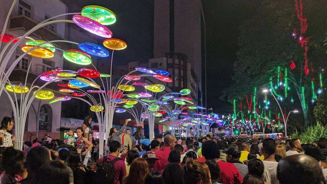 vita notturna di Cali in Colombia