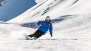 Fare il maestro di scii per vivere ovunque nel mondo.