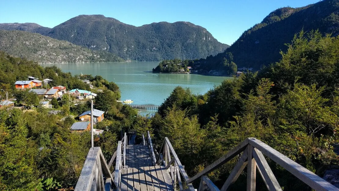 Le passerelle di Caleta Tortel in Cile.
