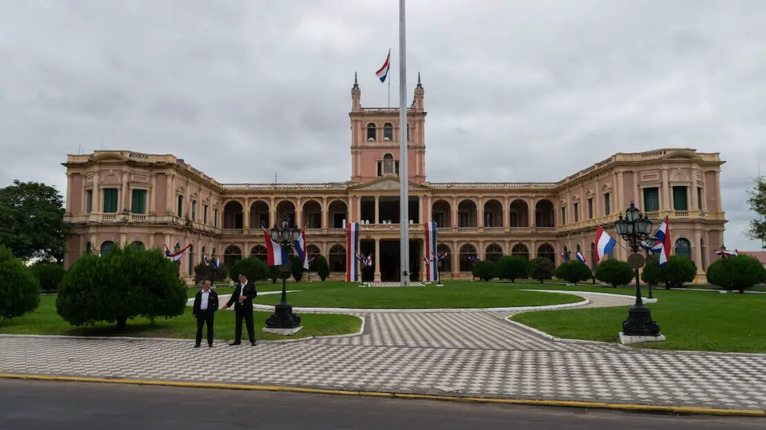 Il palazzo del congresso ad Asuncion in Paraguay.