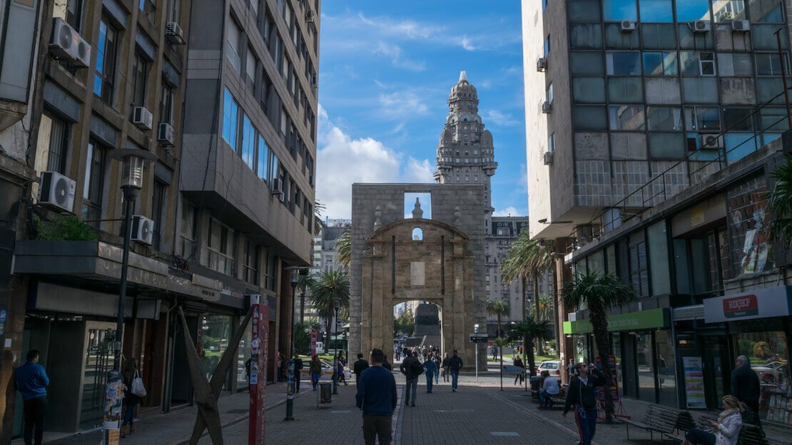 La porta d'ingresso al centro storico di Montevideo.