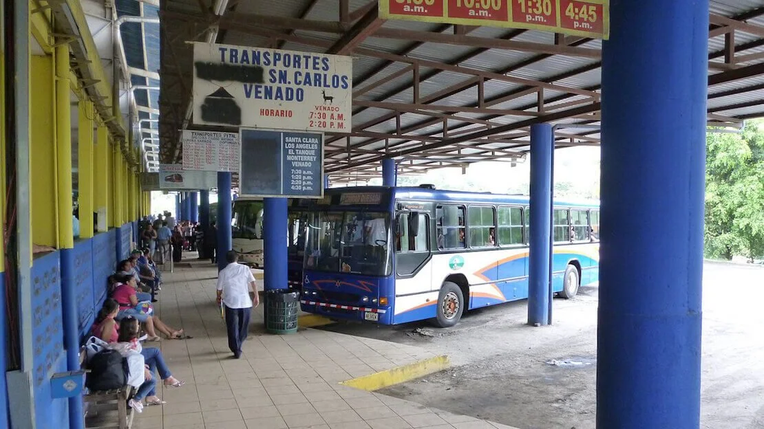 Terminal dell'autobus in Costa Rica