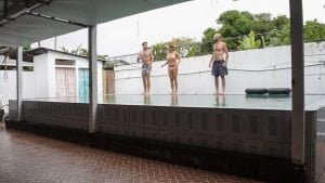 In piscina nell'ostello a Bluefields