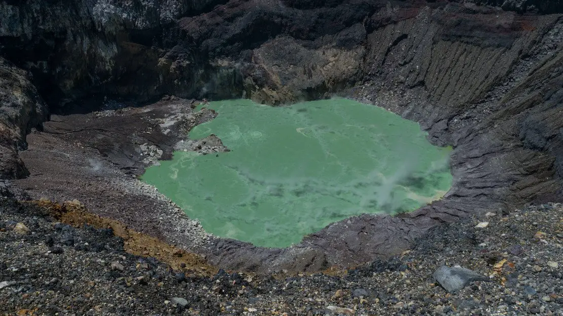 Il cratere del vulcano Santa Ana