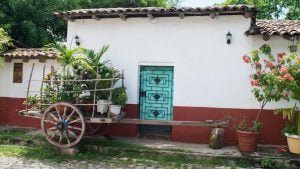 Le strada del paese coloniale di Suchitoto