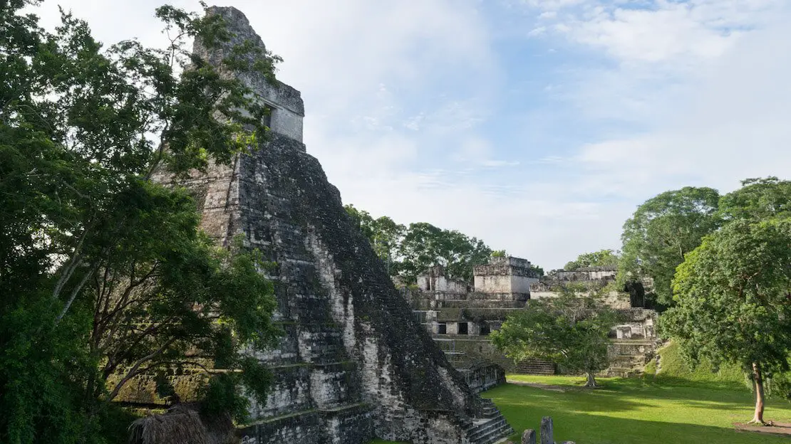 Il tempio del giaguaro a Tikal
