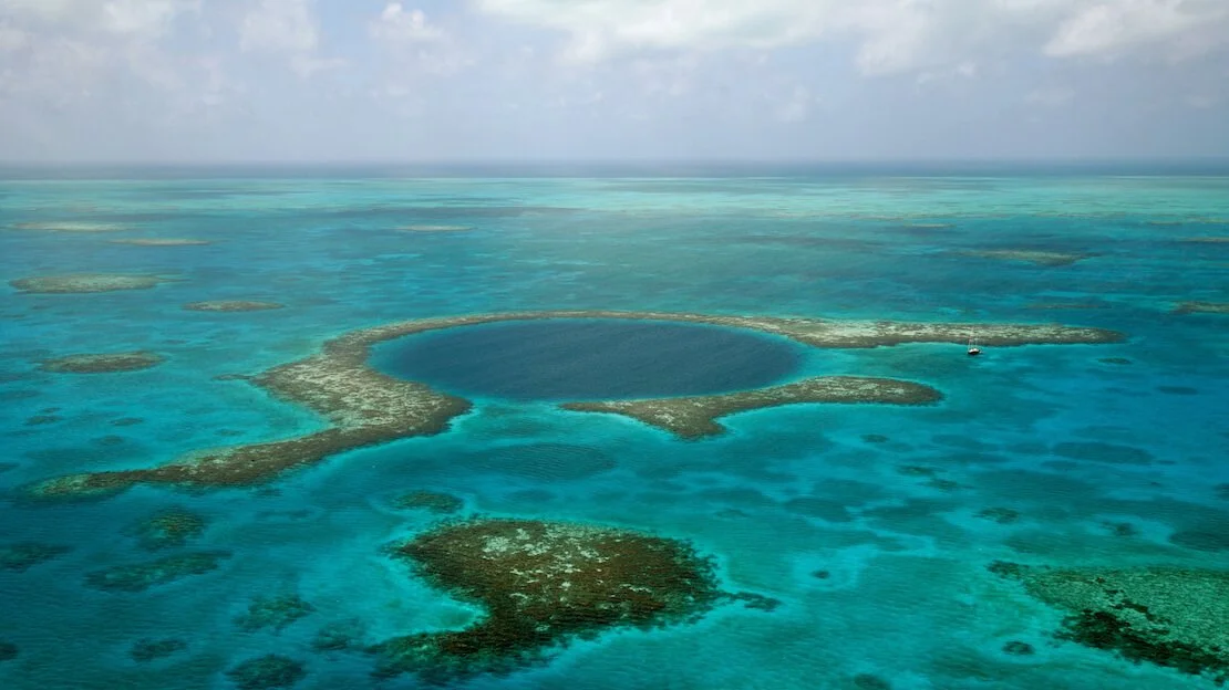 Il blue hole in Belize