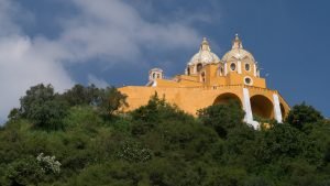 Un delle tante chiese di Cholula vicino a Puebla