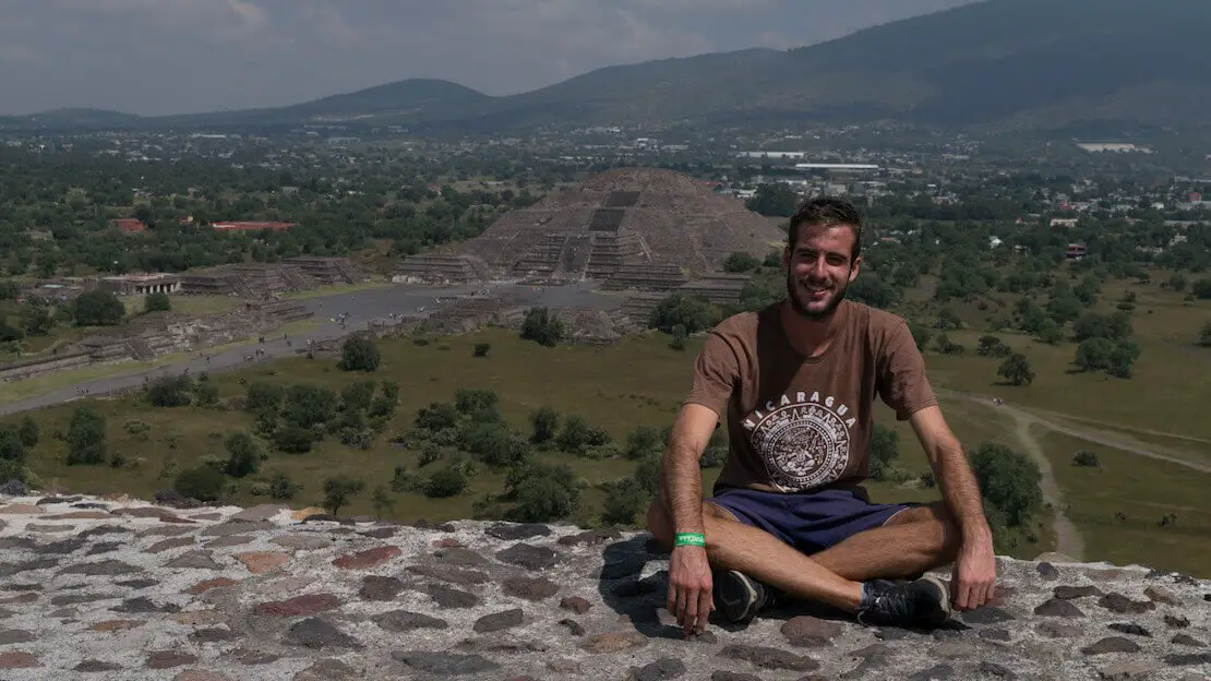 Esplorando le rovine di teotihuacan