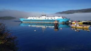 La trasbordadora austral da Caleta tortel a Puerto natales
