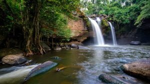 Cascata al parco nazionale Khao Yai vicino a Bangkok